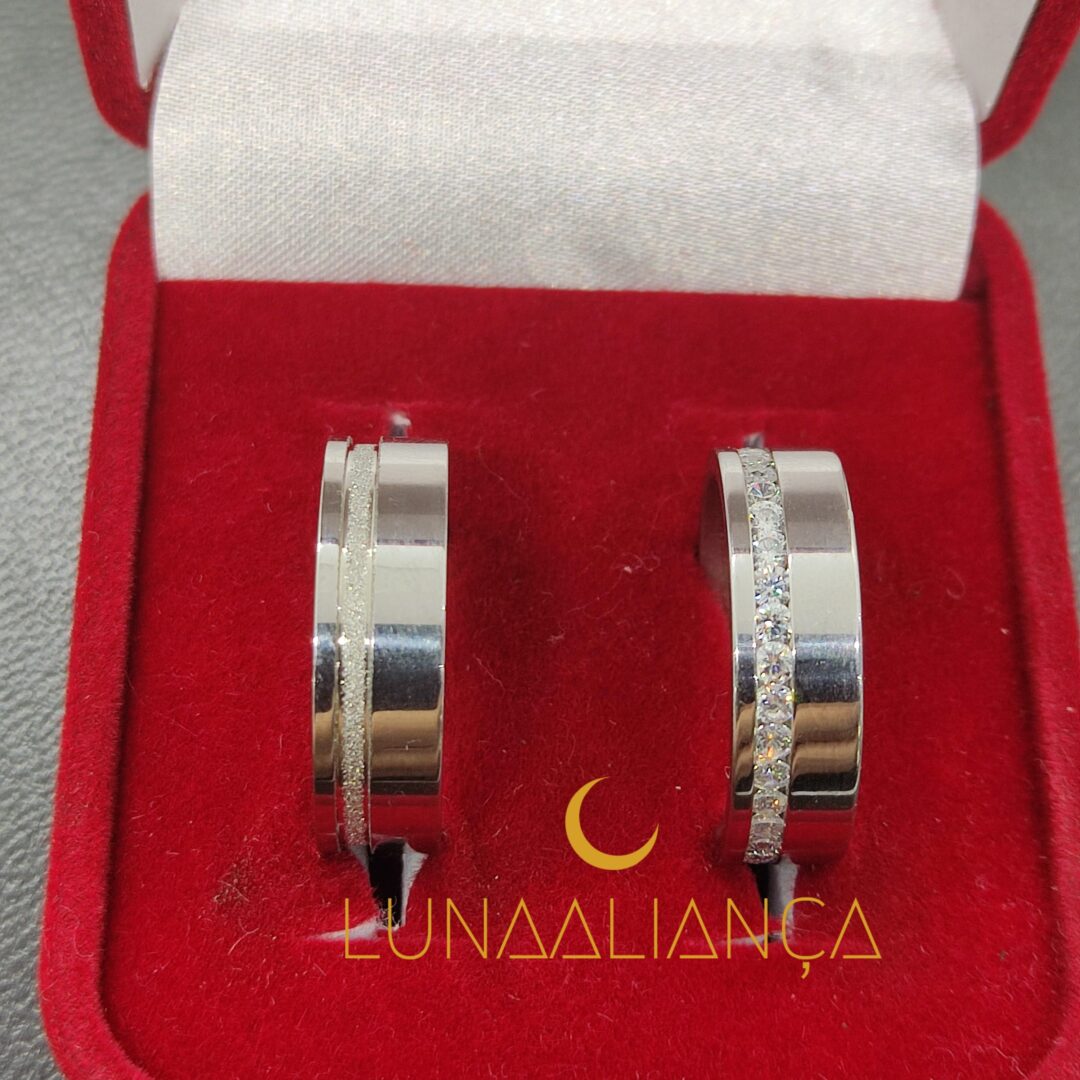 Aliança cravejada lisa reta aço inox 6.0mm