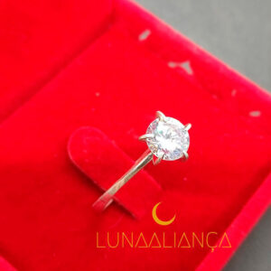 Anel solitário tradicional com pedra grande