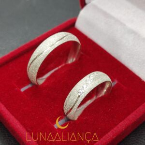 Aliança abaulada prata 950, 05 pedras de zircônia, 5.0mm