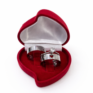 Conjunto aliança de aço inox + anel solitário