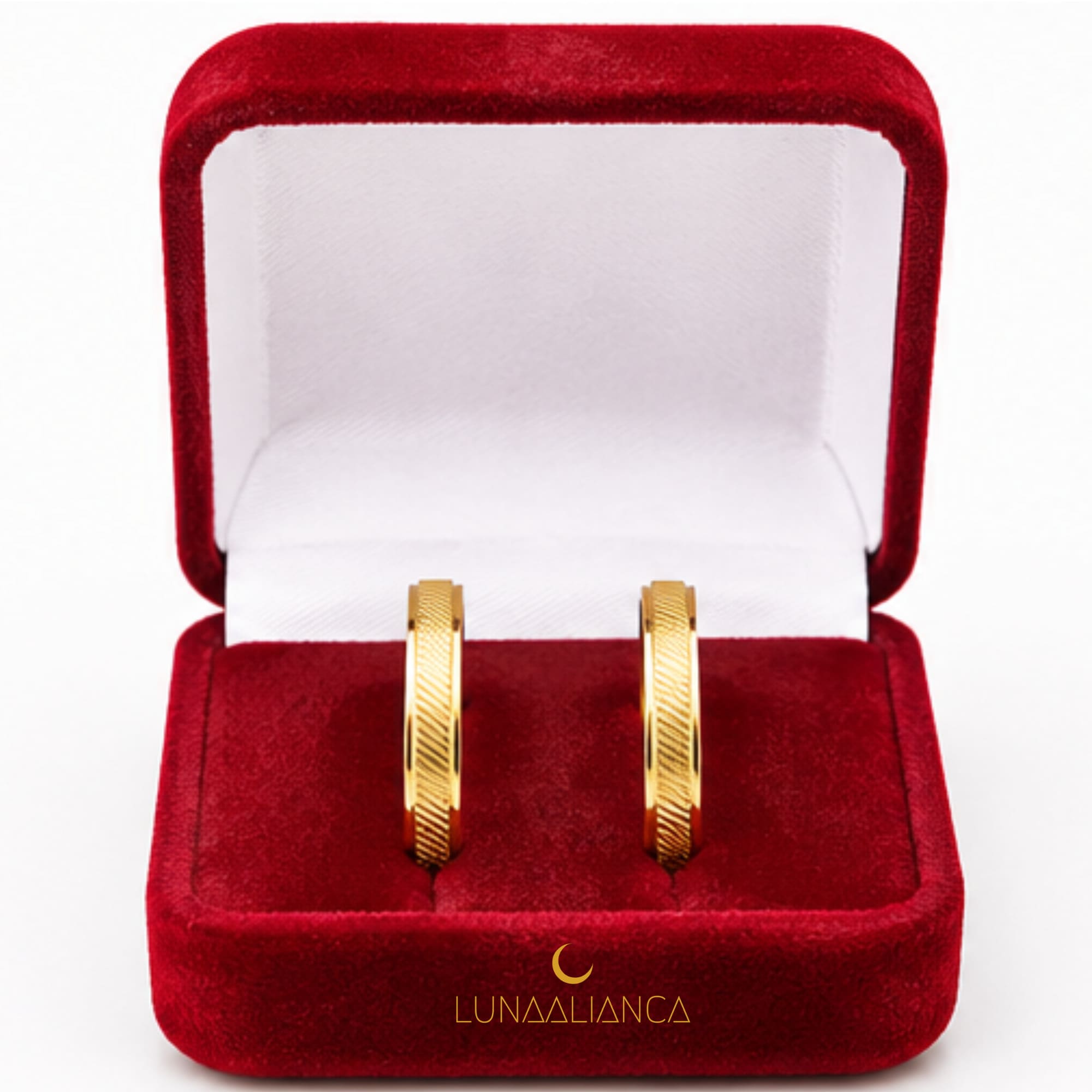 Aliança reta trabalhada com frisos diagonais e bordas polidas em ouro 14k 4.0mm - Imagem 3