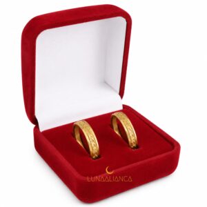 Aliança abaulada com detalhes orgânicos em relevo em ouro 14k 5.0mm