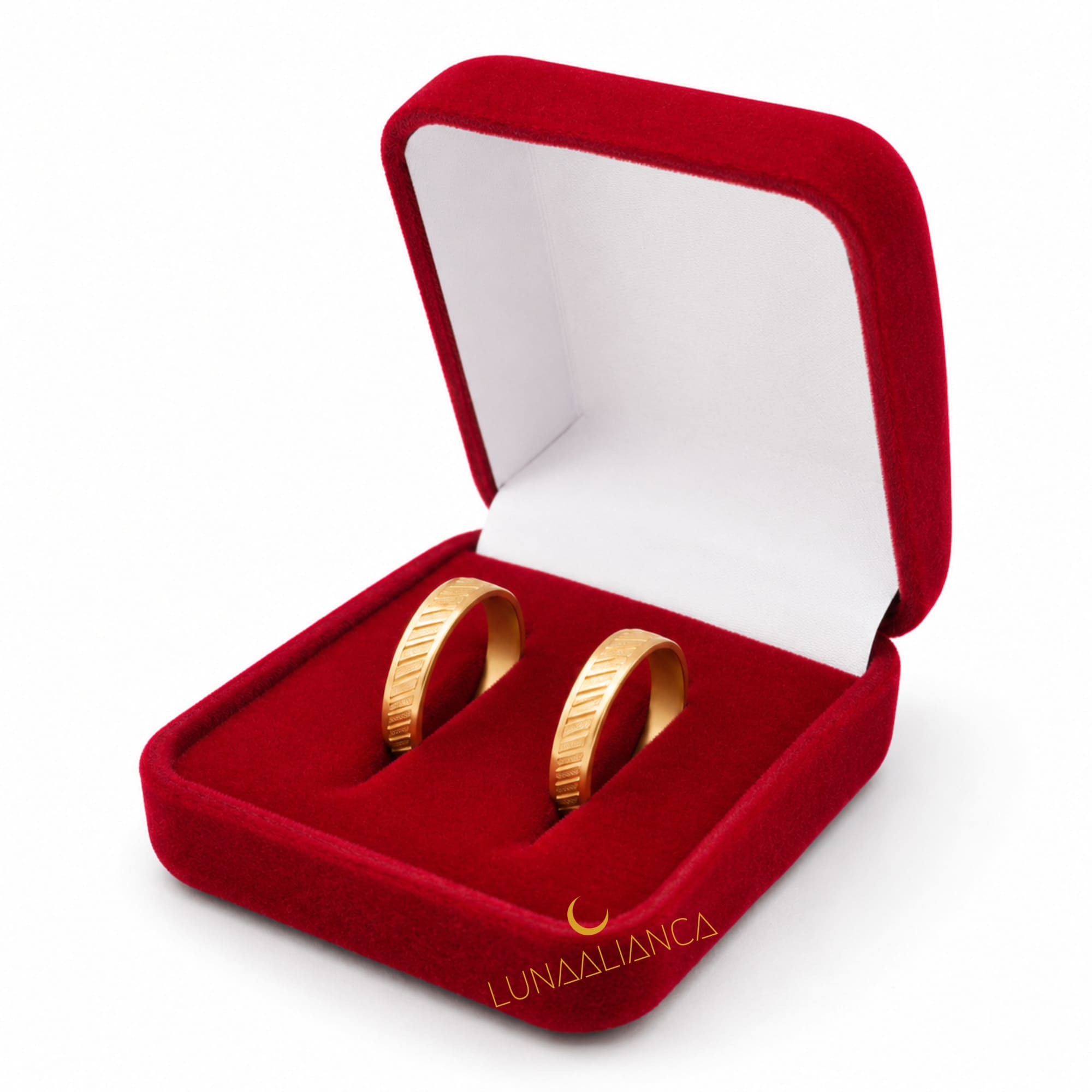 Aliança reta trabalhada com frisos diagonais e bordas polidas em ouro 14k 4.5mm - Imagem 3